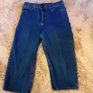 Not Your Daughters stretch crop blue jeans medium wash Stretch Size 10 EUC